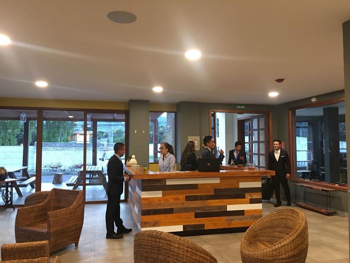 Ilalo Garden Hotel & Restaurant كويتو المظهر الخارجي الصورة