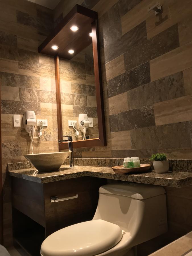 Ilalo Garden Hotel & Restaurant كويتو المظهر الخارجي الصورة