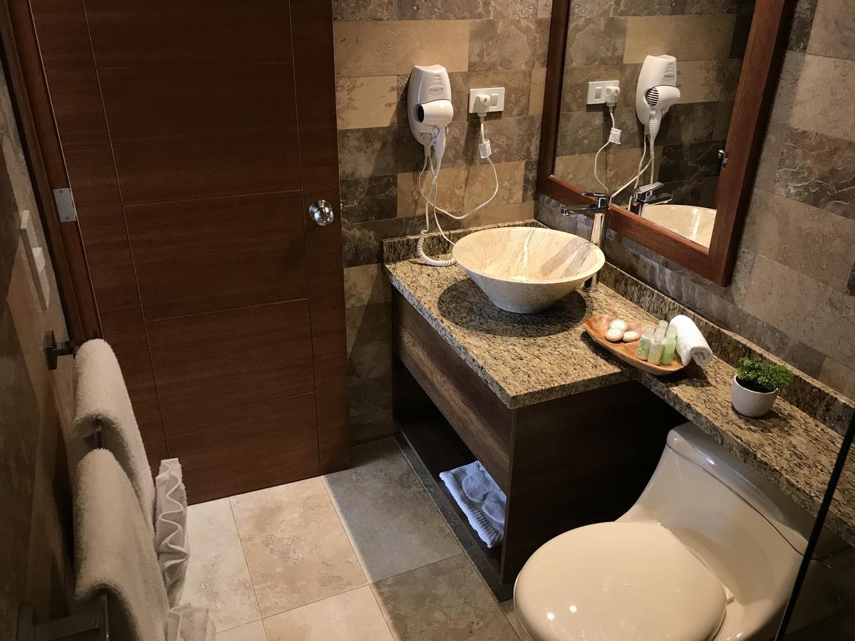 Ilalo Garden Hotel & Restaurant كويتو المظهر الخارجي الصورة