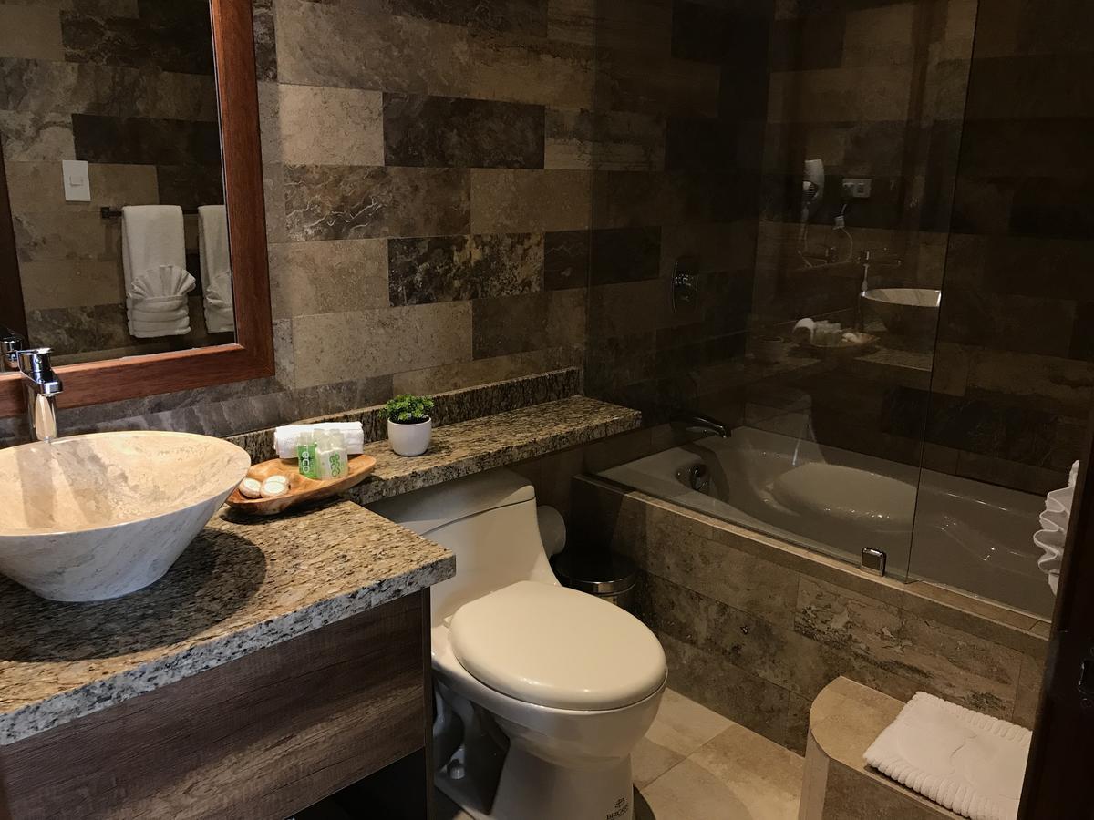 Ilalo Garden Hotel & Restaurant كويتو المظهر الخارجي الصورة